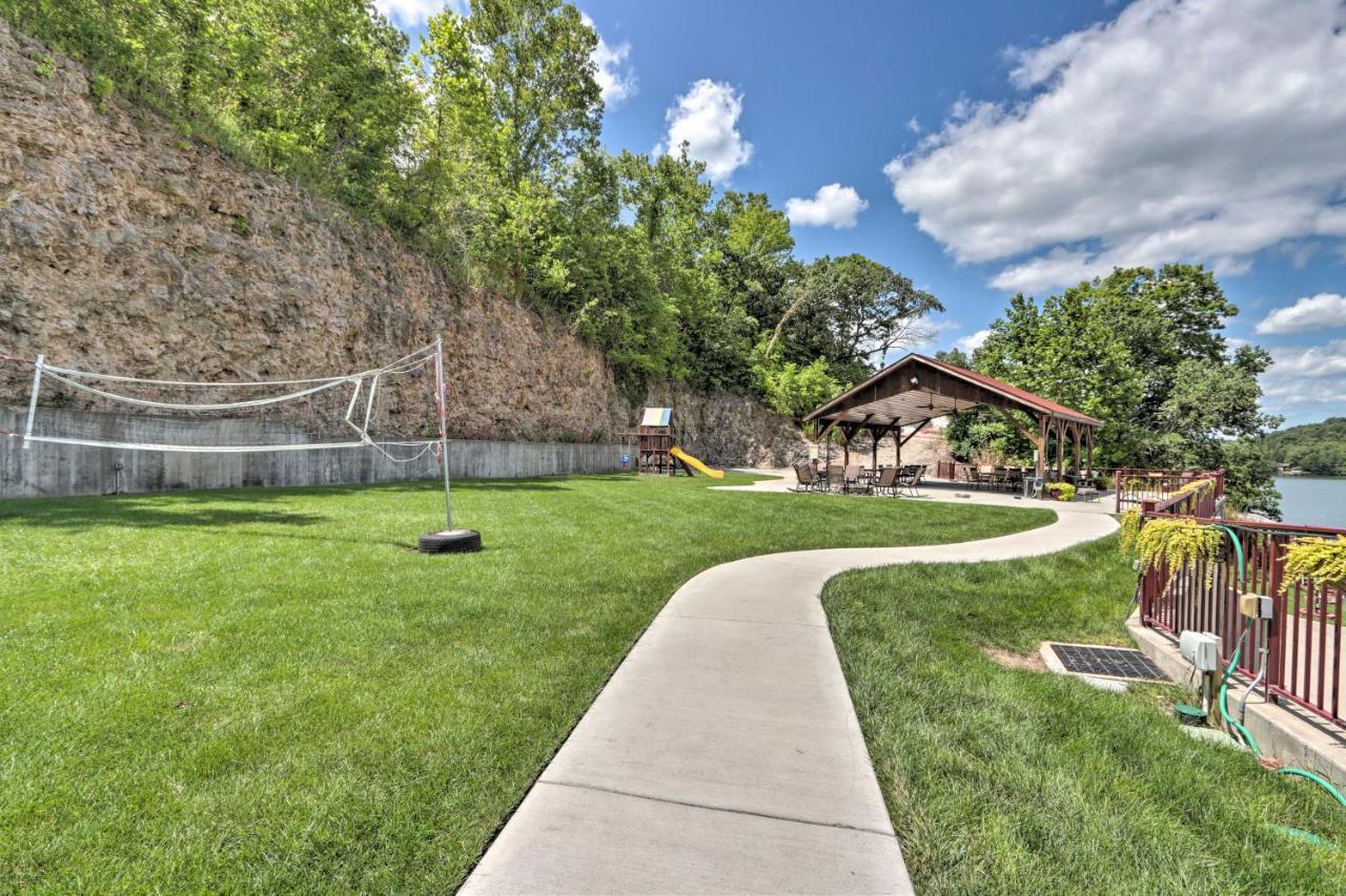 The Lake Escape With Balcony And Pool Access! Camdenton Luaran gambar
