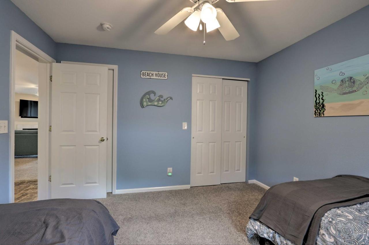 The Lake Escape With Balcony And Pool Access! Camdenton Luaran gambar
